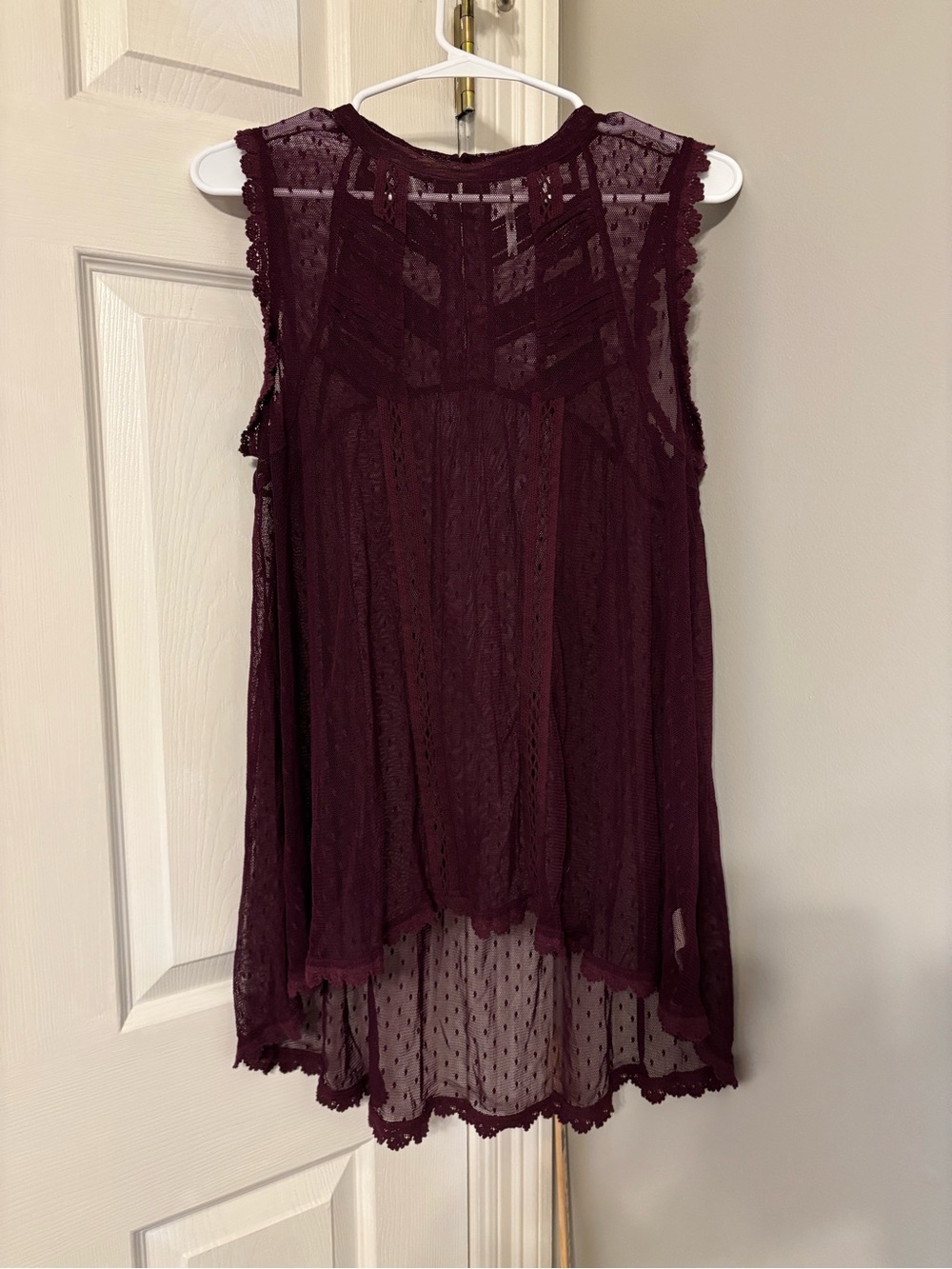 Free People Sleeveless Lace Overlay Fiona Camisole in Burgundy Size L